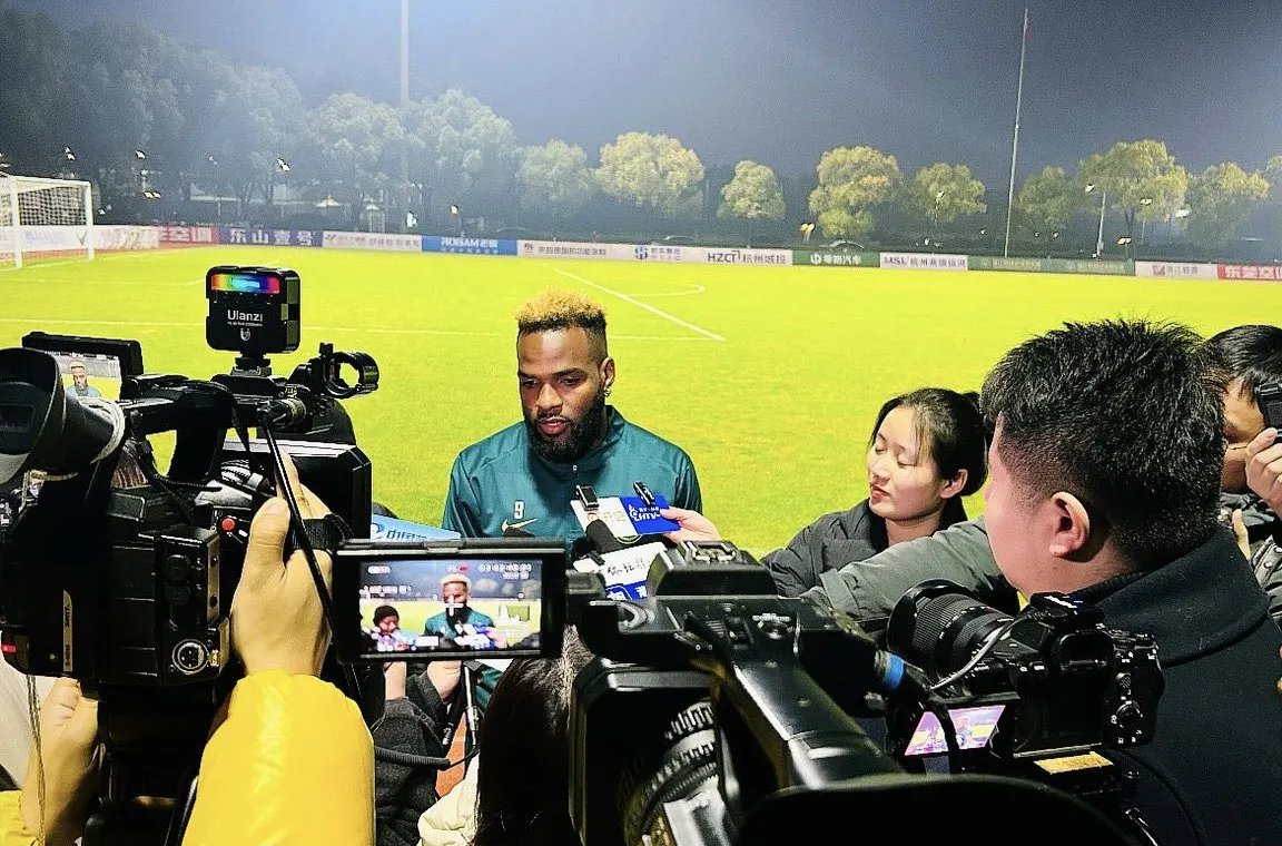 激烈对抗!双方实力互见分晓 激烈对抗!双方实力互见分晓