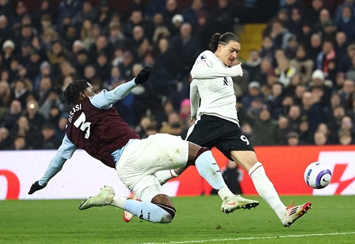 皇家马德里对阵利物浦,剑拔弩张 皇家马德里对阵利物浦,剑拔弩张