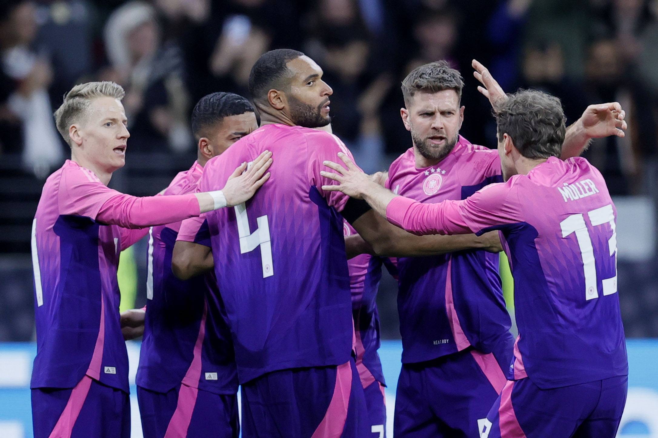 欧国联比赛新赛季开启,球迷翘首期待展现新气象 欧国联比赛新赛季开启,球迷翘首期待展现新气象