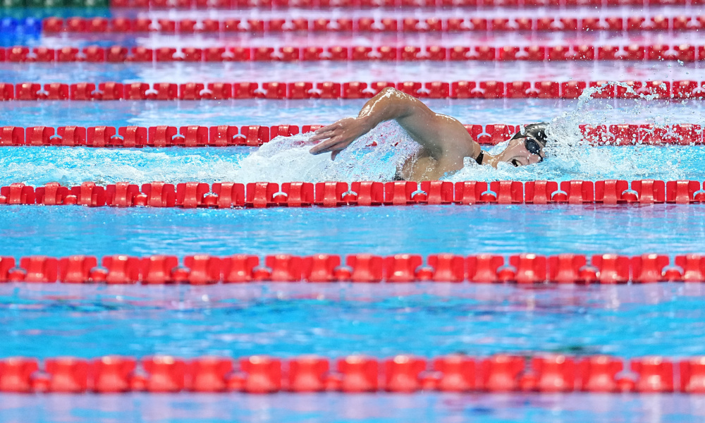 意大利代表团获得游泳比赛冠军