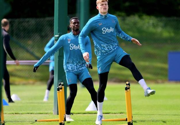 切尔西在季前热身赛中遭遇平局，备战新赛季的简单介绍