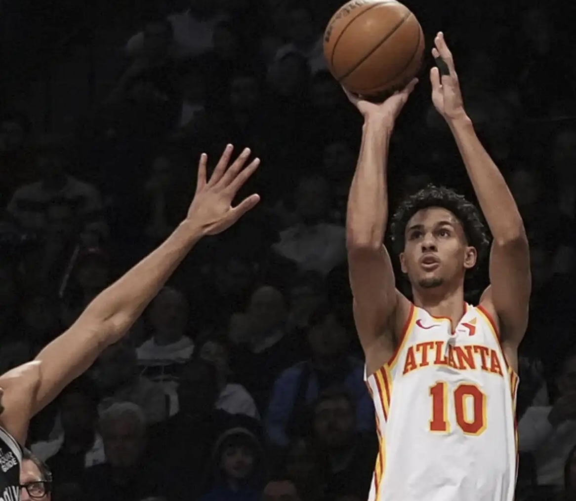 篮网轻松击败老鹰，迎来胜利