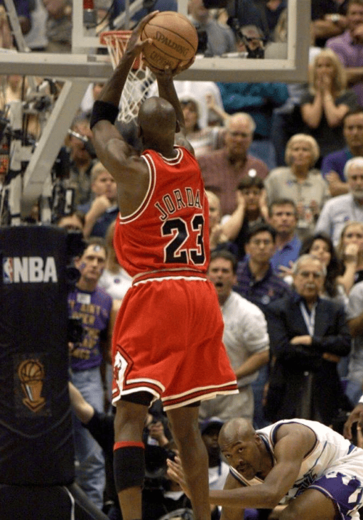 爵士一路领先,顺利战胜公牛 爵士一路领先,顺利战胜公牛