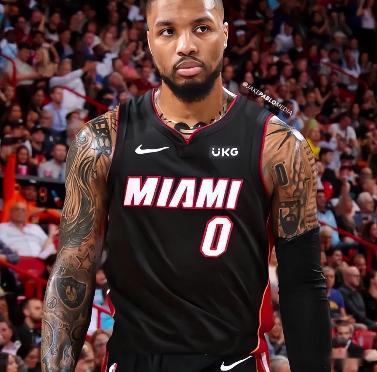 开拓者惨败国王，利拉德