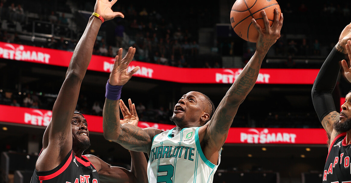 猛龙客场大胜黄蜂继续领跑